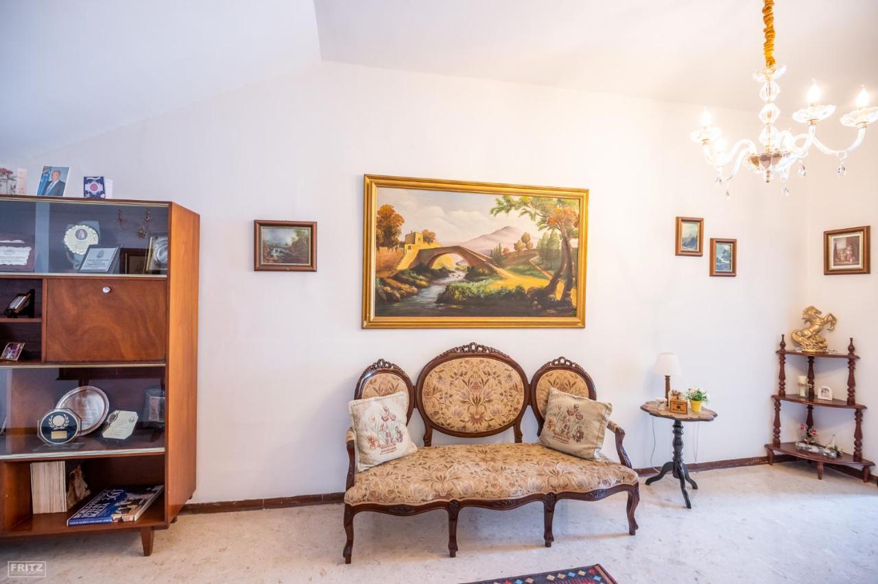 Close To Airport - Private Room With Private Bathroom Adults Only Gudja Kültér fotó
